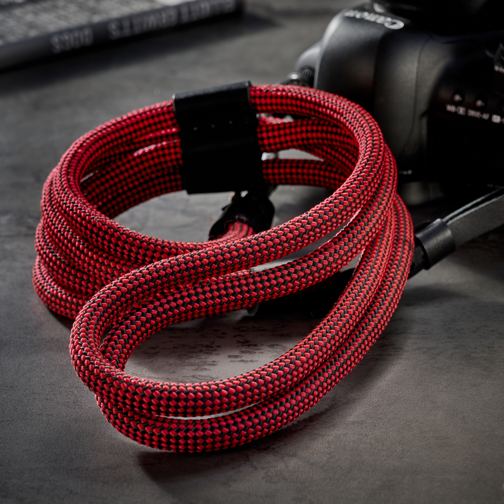 Twin Straps Snake Black and Red Canon