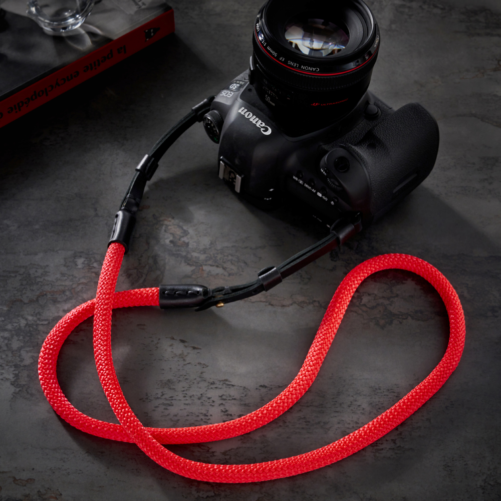 Snake red canon strap